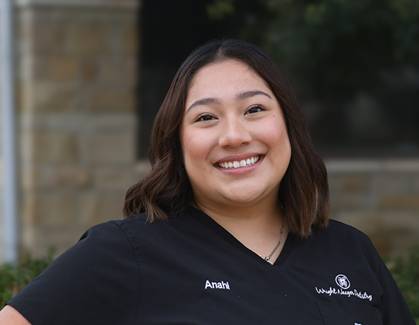 Dental assistant Anahi